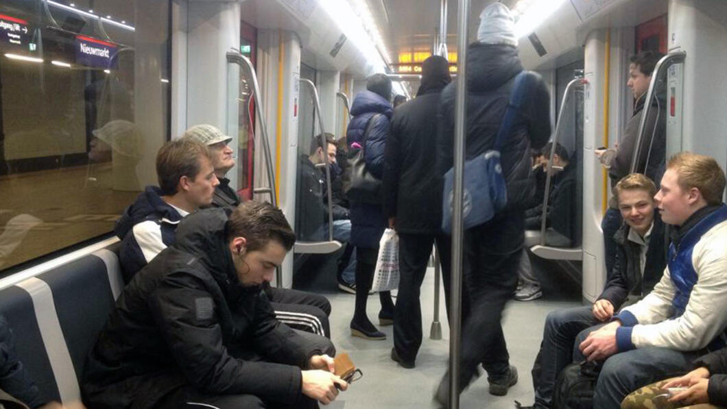 metro in de metro.jpg